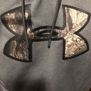 Men’s Under Armour Sweatshirt